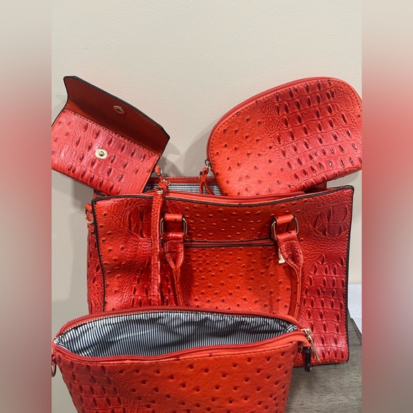 NWOT 4 piece handbag/tote set with straps in Faux Crocodile- ORANGY-RED - NEW - Picture 12 of 13